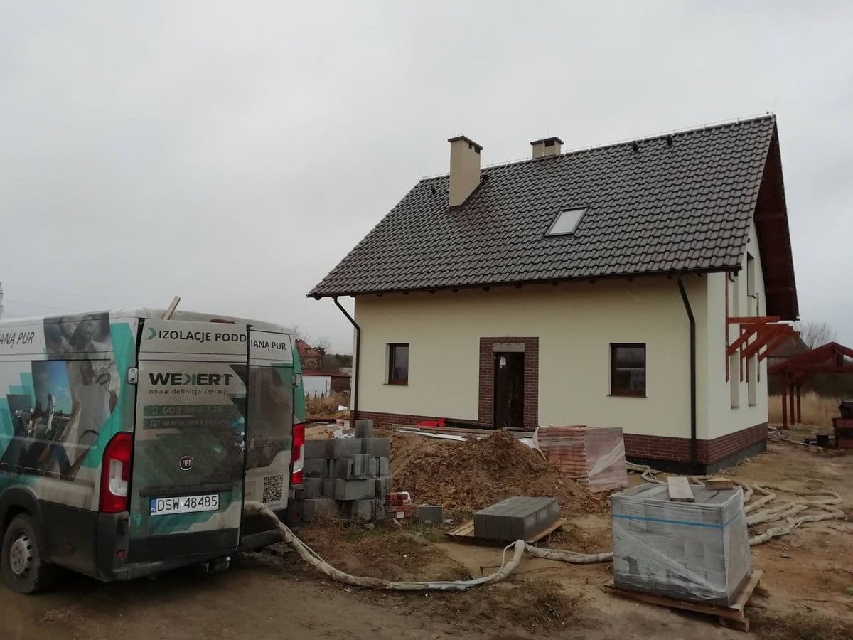 Ocieplenie poddasza pianką PUR w Mrozowie