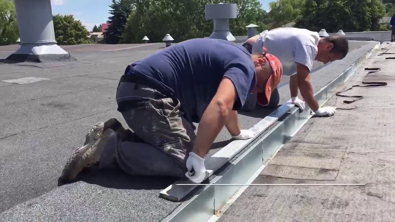 Izolacja dachu polimocznikiem